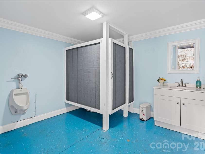206 Cedar Drive, Salisbury, NC 28147.  MLS# CAR4342047, YatesRealty ID 2587. 