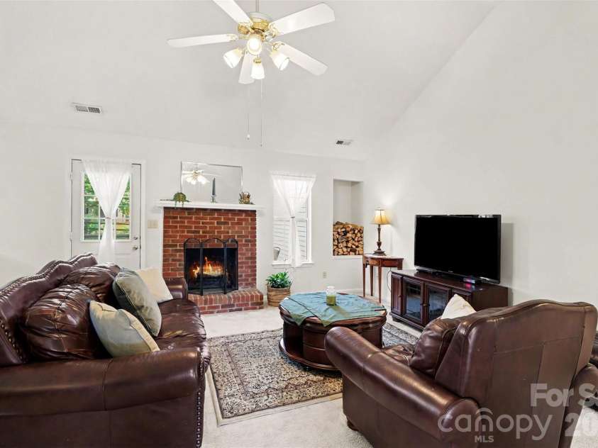 1010 Ridgefield Circle, Indian Trail, NC 28079.  MLS# CAR4385129, YatesRealty ID 25870. 
