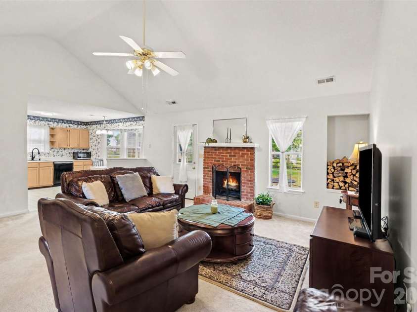 1010 Ridgefield Circle, Indian Trail, NC 28079.  MLS# CAR4385129, YatesRealty ID 25870. 