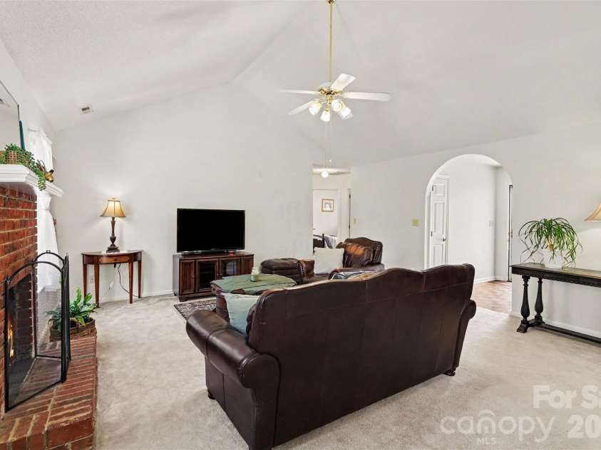 1010 Ridgefield Circle, Indian Trail, NC 28079.  MLS# CAR4385129, YatesRealty ID 25870. 