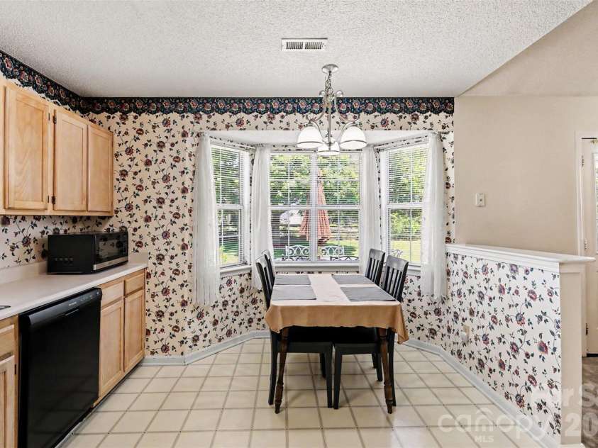 1010 Ridgefield Circle, Indian Trail, NC 28079.  MLS# CAR4385129, YatesRealty ID 25870. 