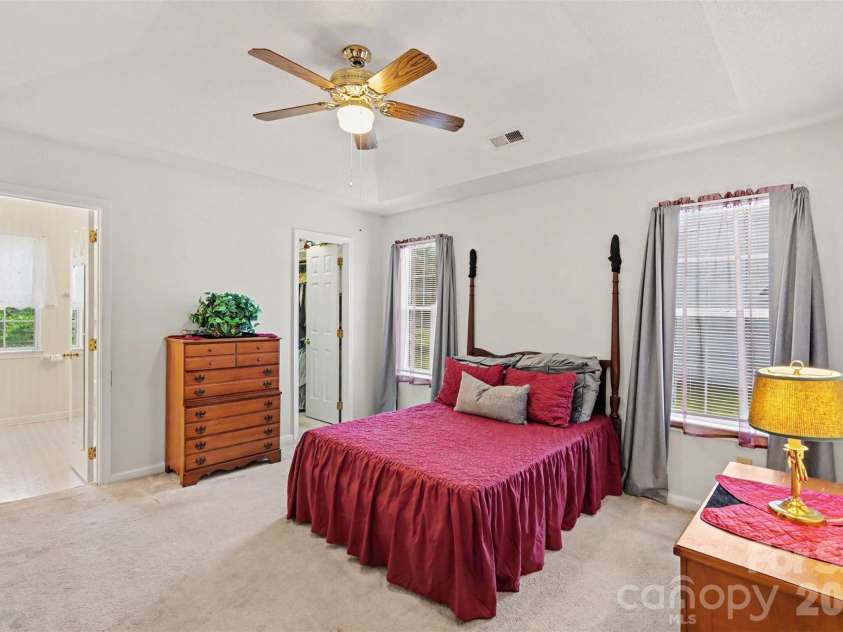 1010 Ridgefield Circle, Indian Trail, NC 28079.  MLS# CAR4385129, YatesRealty ID 25870. 