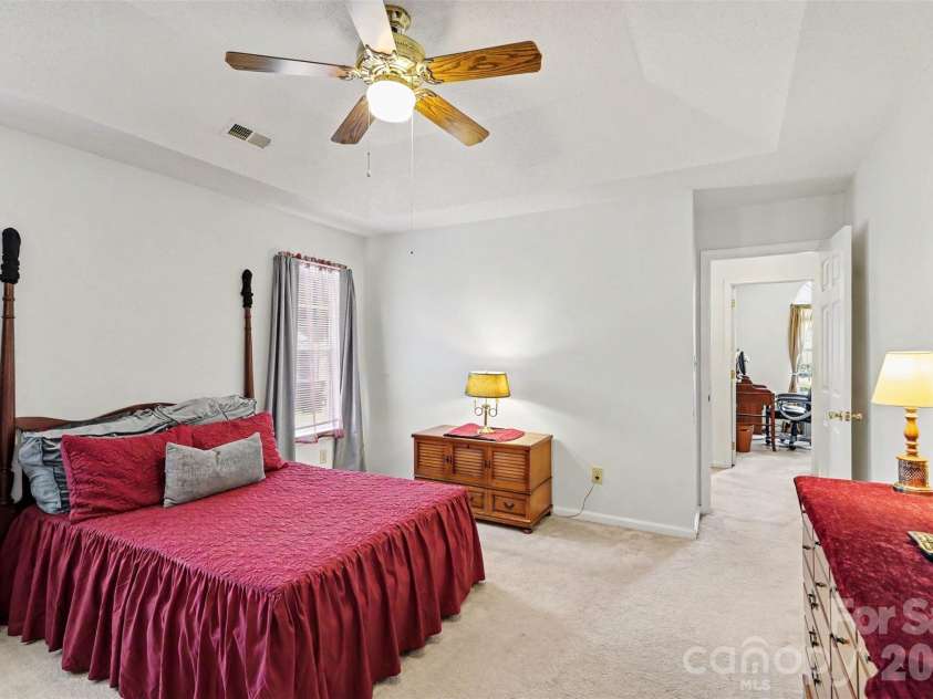 1010 Ridgefield Circle, Indian Trail, NC 28079.  MLS# CAR4385129, YatesRealty ID 25870. 