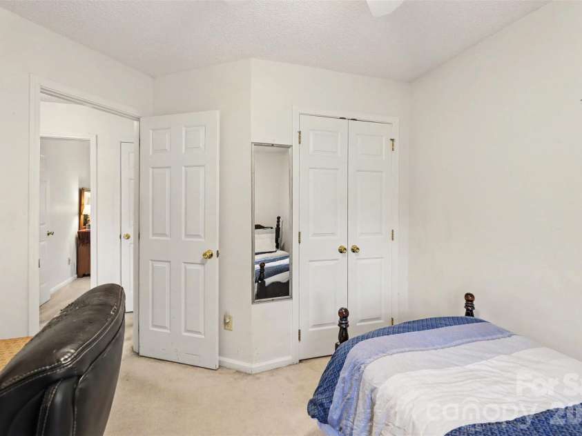 1010 Ridgefield Circle, Indian Trail, NC 28079.  MLS# CAR4385129, YatesRealty ID 25870. 