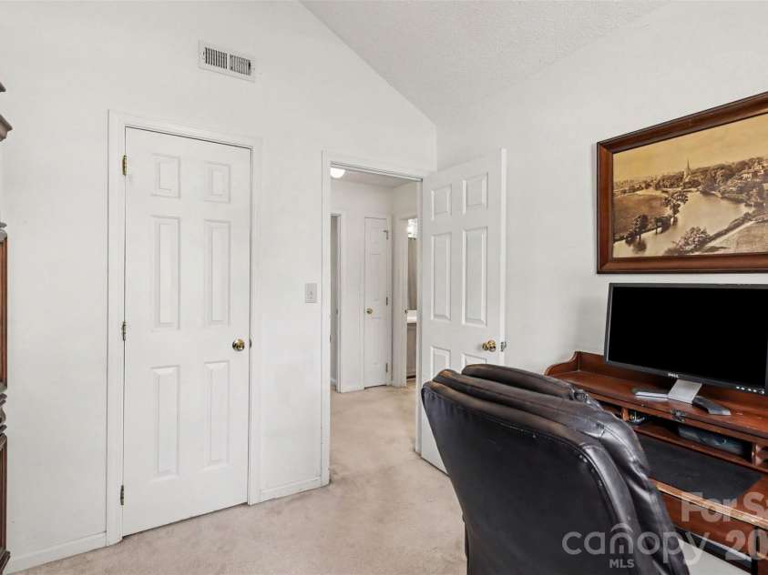 1010 Ridgefield Circle, Indian Trail, NC 28079.  MLS# CAR4385129, YatesRealty ID 25870. 
