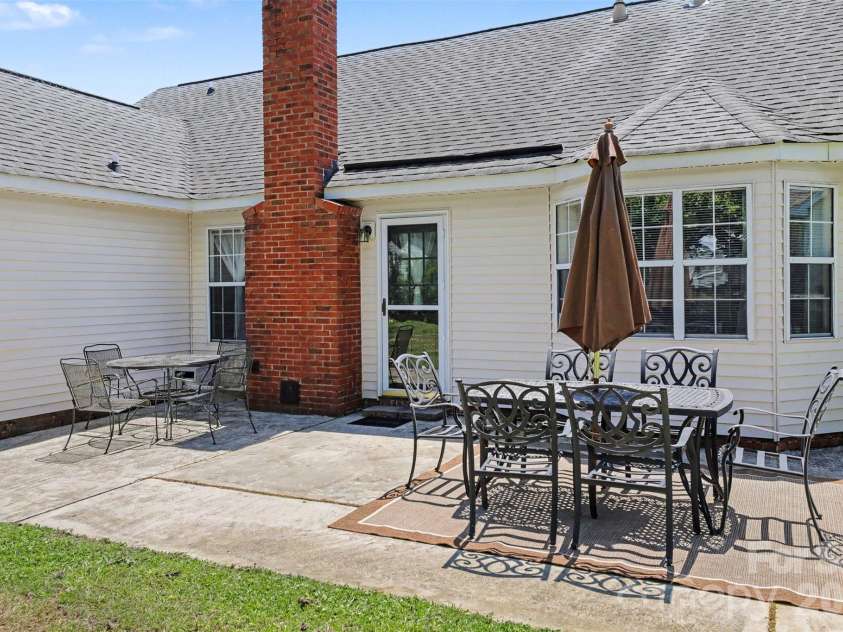 1010 Ridgefield Circle, Indian Trail, NC 28079.  MLS# CAR4385129, YatesRealty ID 25870. 