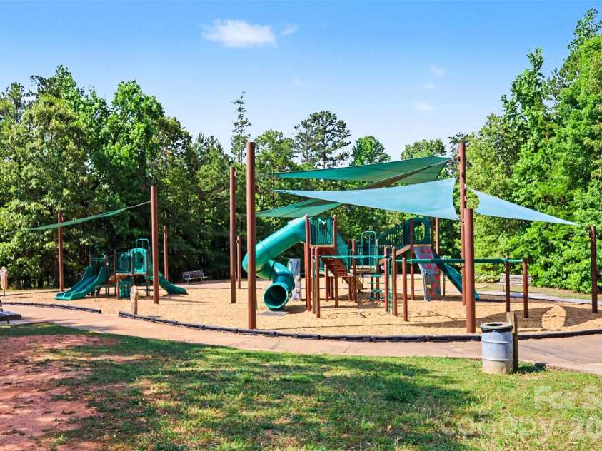 1010 Ridgefield Circle, Indian Trail, NC 28079.  MLS# CAR4385129, YatesRealty ID 25870. 