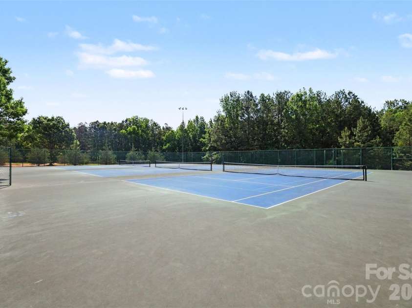 1010 Ridgefield Circle, Indian Trail, NC 28079.  MLS# CAR4385129, YatesRealty ID 25870. 