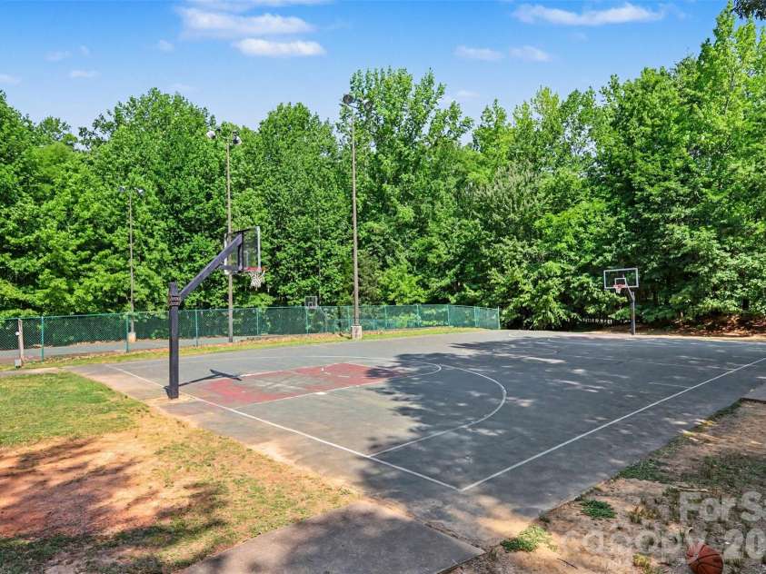 1010 Ridgefield Circle, Indian Trail, NC 28079.  MLS# CAR4385129, YatesRealty ID 25870. 