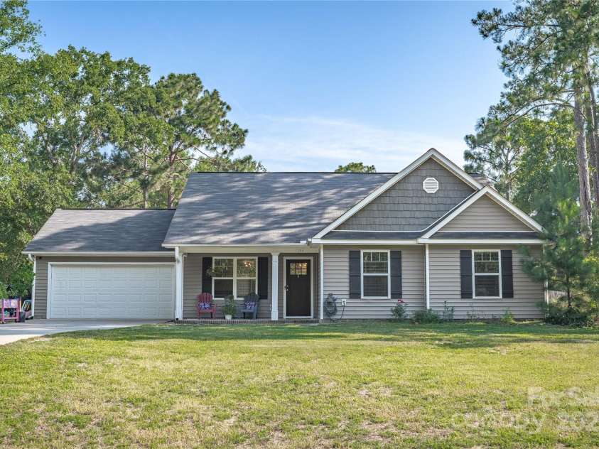 1284 Sand Oak Drive, Lugoff, SC 29078.  MLS# CAR4275028, YatesRealty ID 25870. 