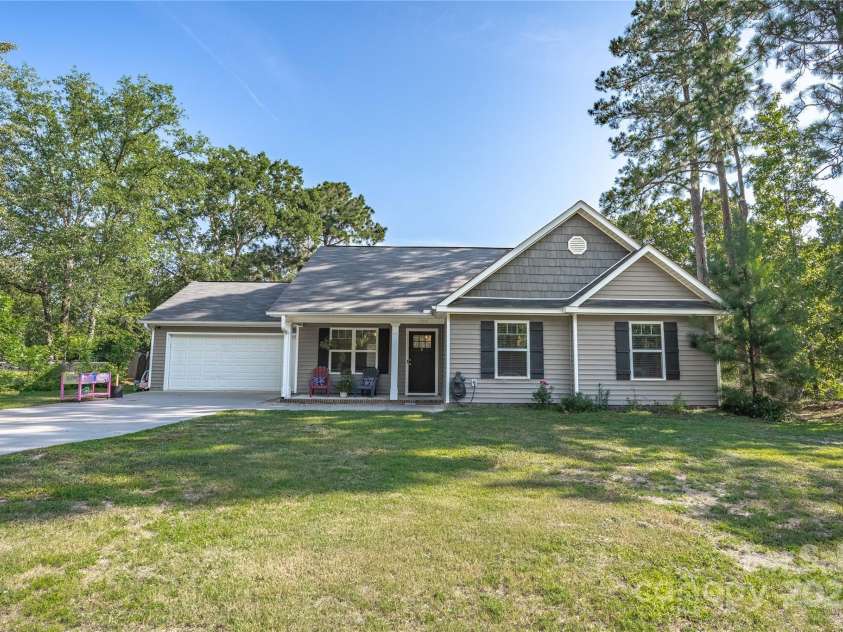 1284 Sand Oak Drive, Lugoff, SC 29078.  MLS# CAR4275028, YatesRealty ID 25870. 