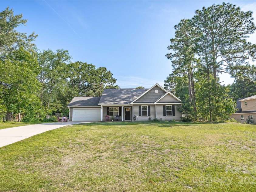 1284 Sand Oak Drive, Lugoff, SC 29078.  MLS# CAR4275028, YatesRealty ID 25870. 