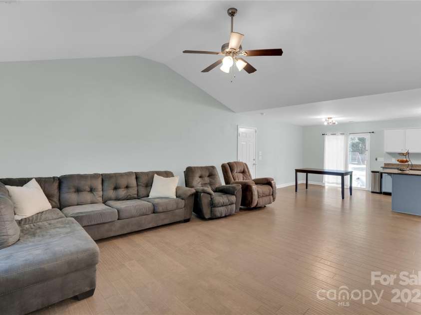 1284 Sand Oak Drive, Lugoff, SC 29078.  MLS# CAR4275028, YatesRealty ID 25870. 