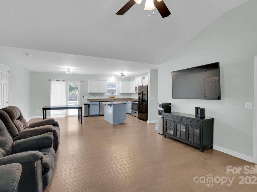 1284 Sand Oak Drive, Lugoff, SC 29078.  MLS# CAR4275028, YatesRealty ID 25870. 