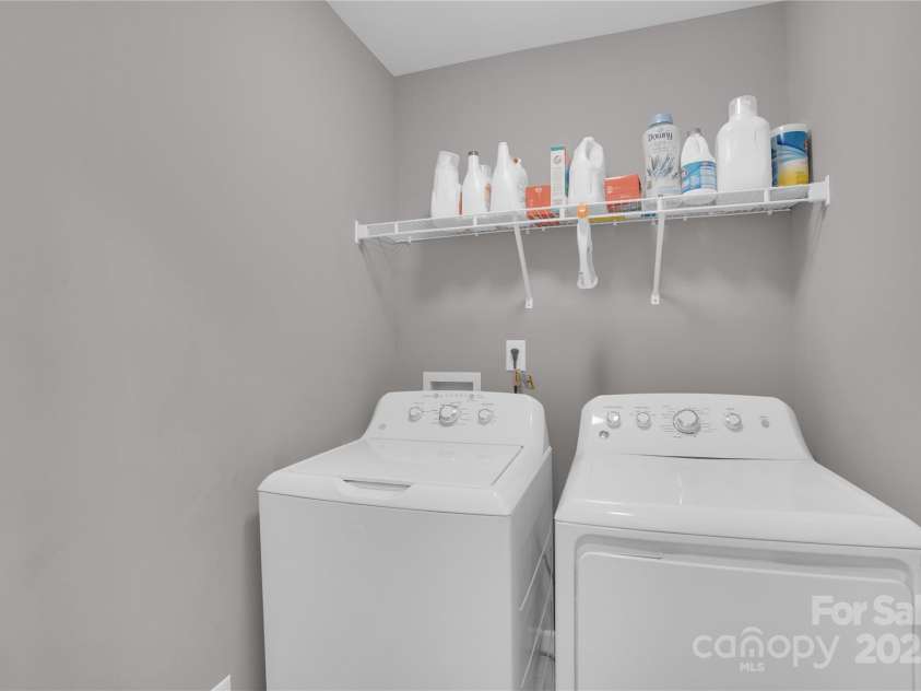 1284 Sand Oak Drive, Lugoff, SC 29078.  MLS# CAR4275028, YatesRealty ID 25870. 