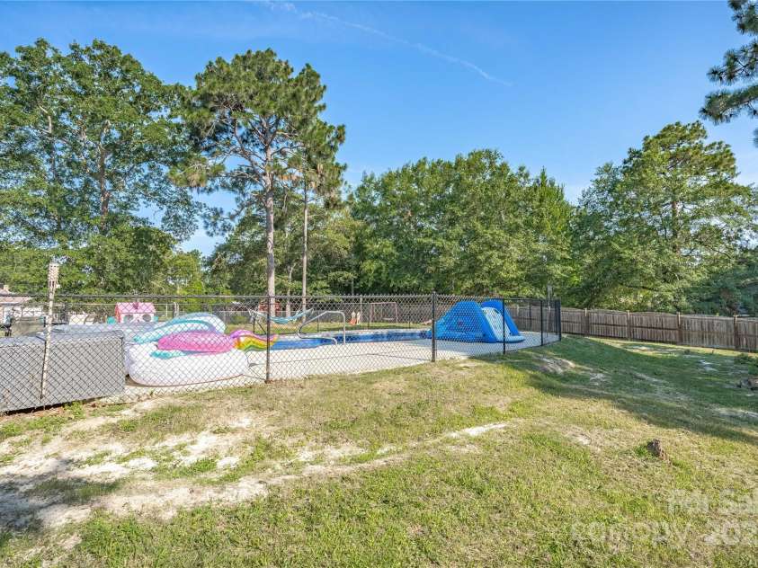 1284 Sand Oak Drive, Lugoff, SC 29078.  MLS# CAR4275028, YatesRealty ID 25870. 