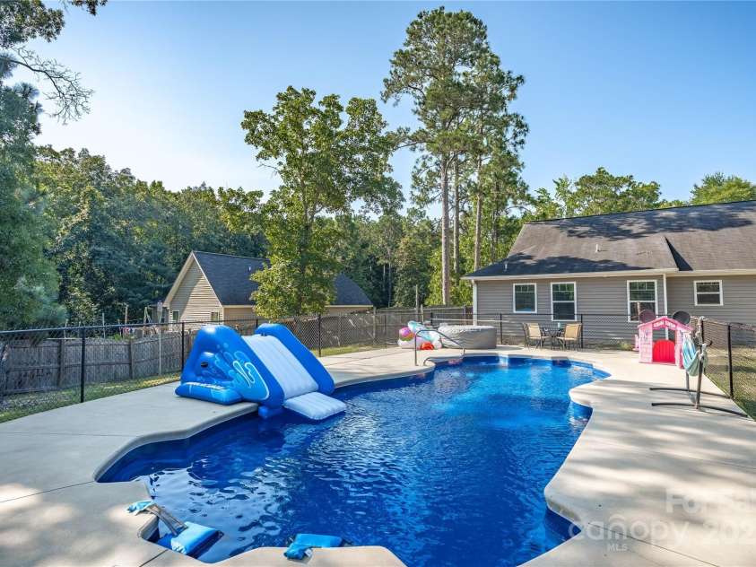 1284 Sand Oak Drive, Lugoff, SC 29078.  MLS# CAR4275028, YatesRealty ID 25870. 