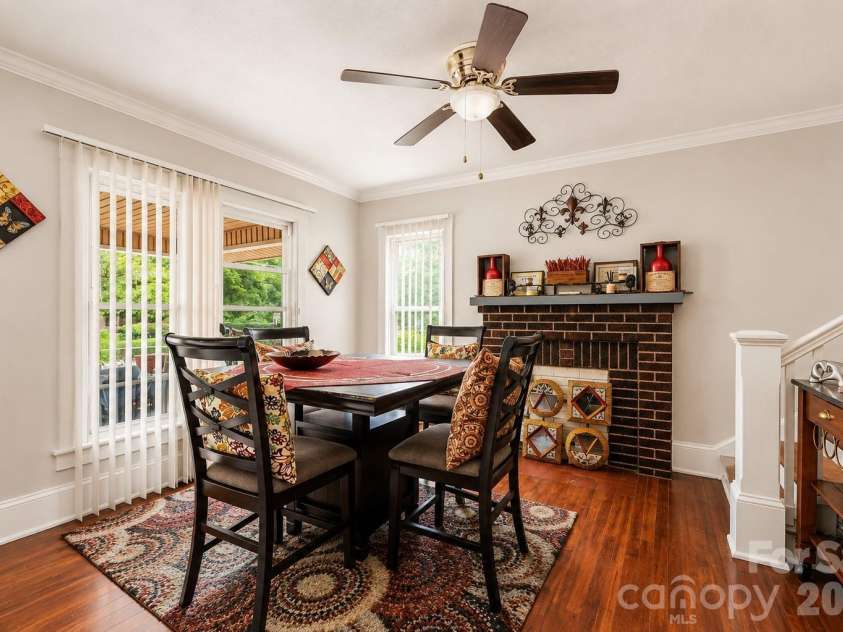 1302 Wilson W Lee Boulevard, Statesville, NC 28677.  MLS# CAR4387292, YatesRealty ID 25871. 