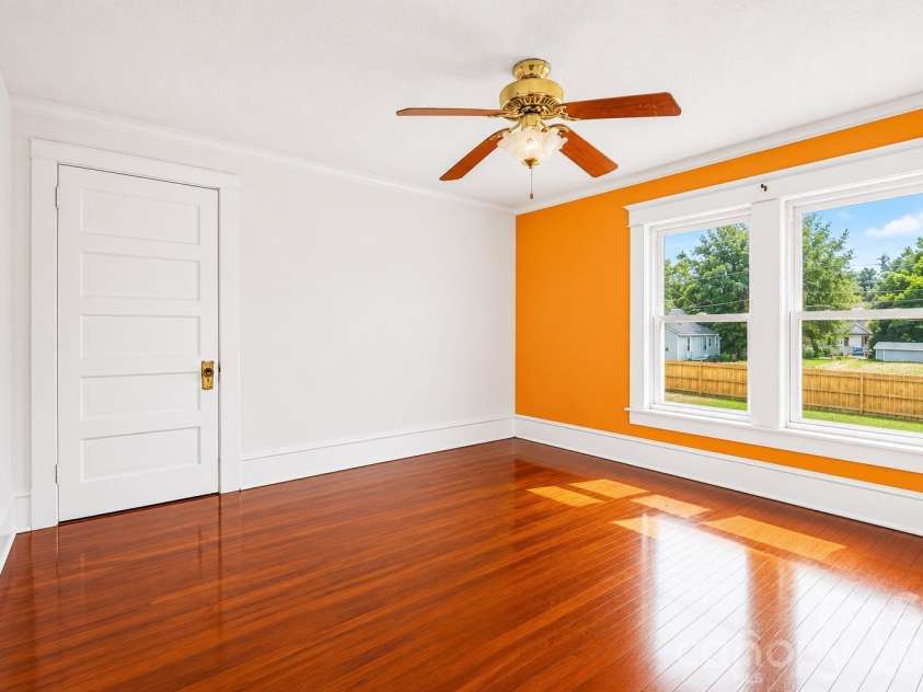 1302 Wilson W Lee Boulevard, Statesville, NC 28677.  MLS# CAR4387292, YatesRealty ID 25871. 