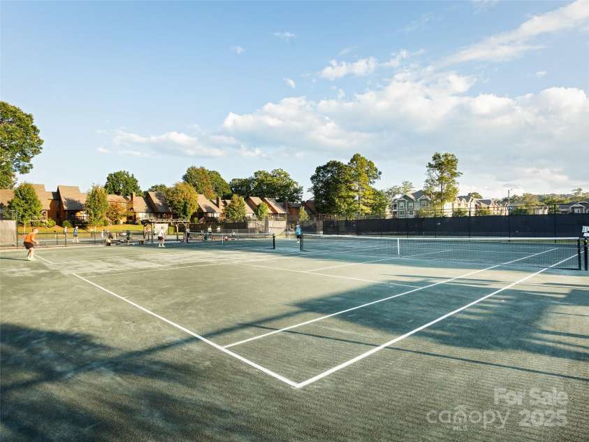 8 Village Drive, Asheville, NC 28803.  MLS# CAR4279878, YatesRealty ID 25871. 