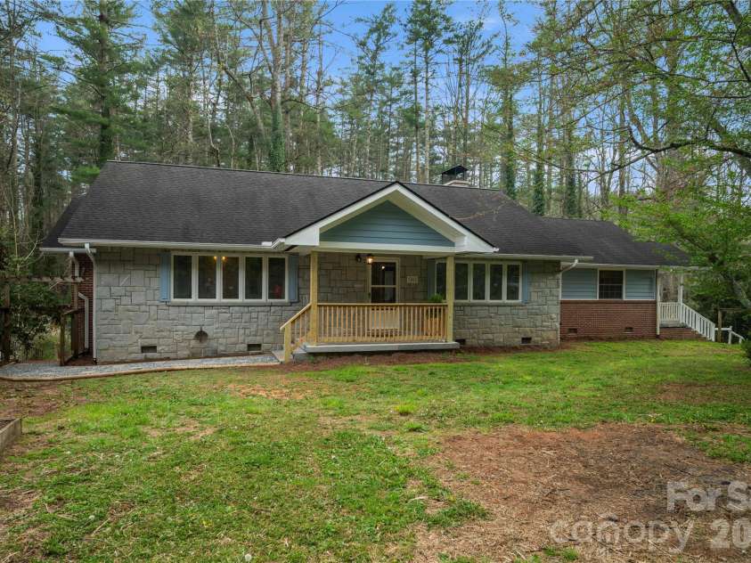 3002 Kanuga Road, Hendersonville, NC 28739.  MLS# CAR4364406, YatesRealty ID 25872. 