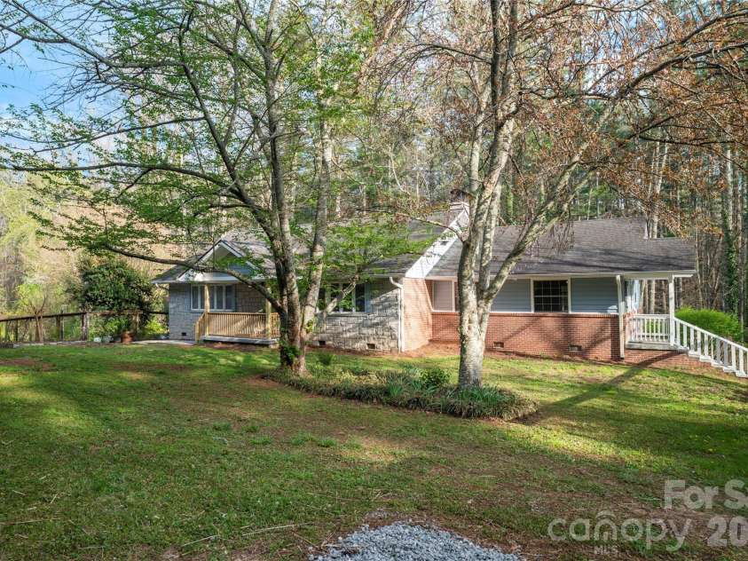 3002 Kanuga Road, Hendersonville, NC 28739.  MLS# CAR4364406, YatesRealty ID 25872. 