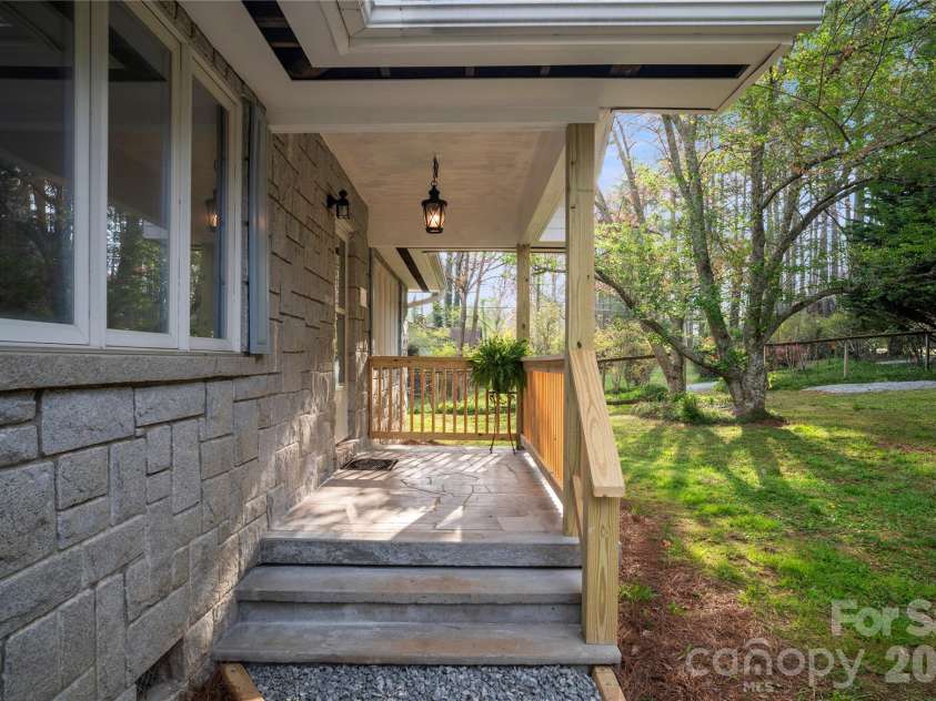 3002 Kanuga Road, Hendersonville, NC 28739.  MLS# CAR4364406, YatesRealty ID 25872. 