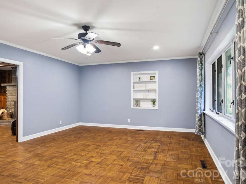3002 Kanuga Road, Hendersonville, NC 28739.  MLS# CAR4364406, YatesRealty ID 25872. 