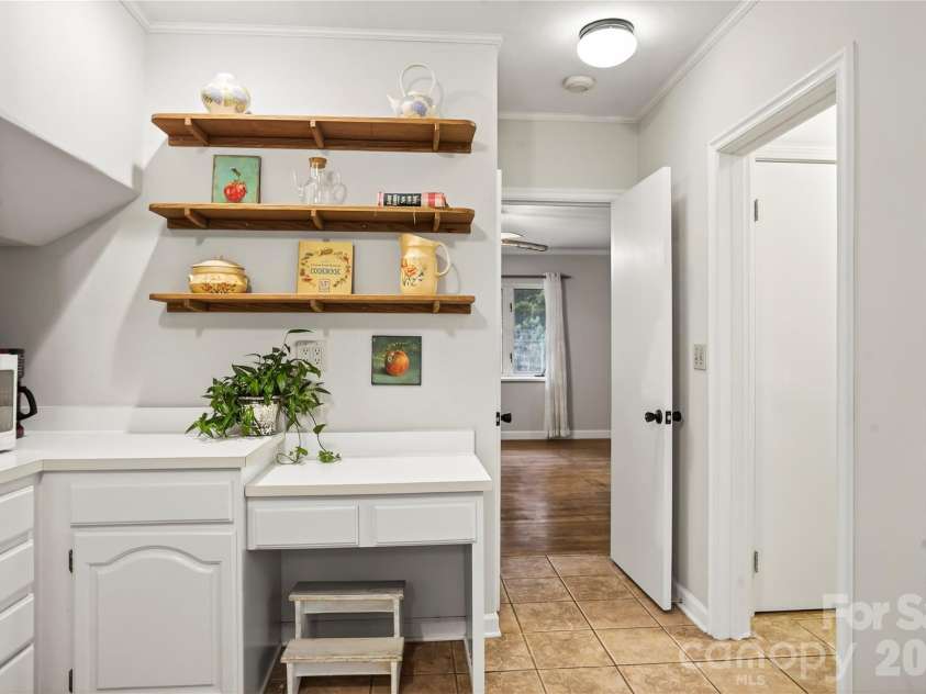 3002 Kanuga Road, Hendersonville, NC 28739.  MLS# CAR4364406, YatesRealty ID 25872. 