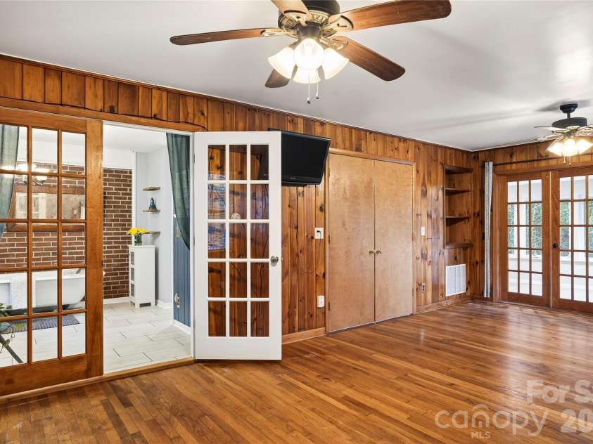 3002 Kanuga Road, Hendersonville, NC 28739.  MLS# CAR4364406, YatesRealty ID 25872. 