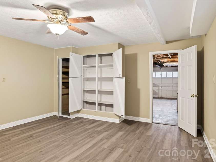 3002 Kanuga Road, Hendersonville, NC 28739.  MLS# CAR4364406, YatesRealty ID 25872. 