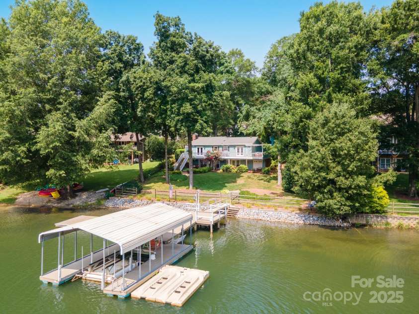 232 Elysian Drive, Mooresville, NC 28117.  MLS# CAR4275042, YatesRealty ID 25874. 