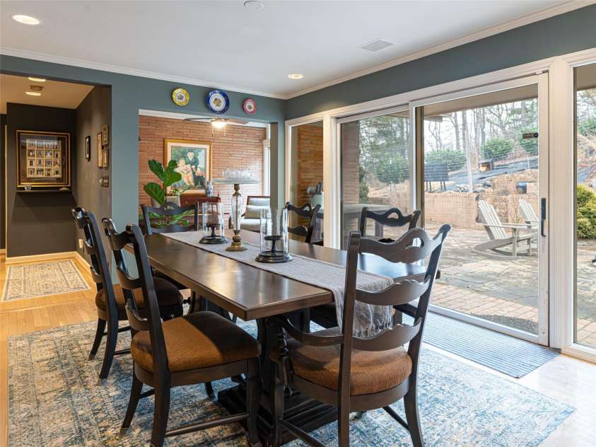 29 Longue Vue Lane, Canton, NC 28716.  MLS# CAR4351338, YatesRealty ID 25874. 