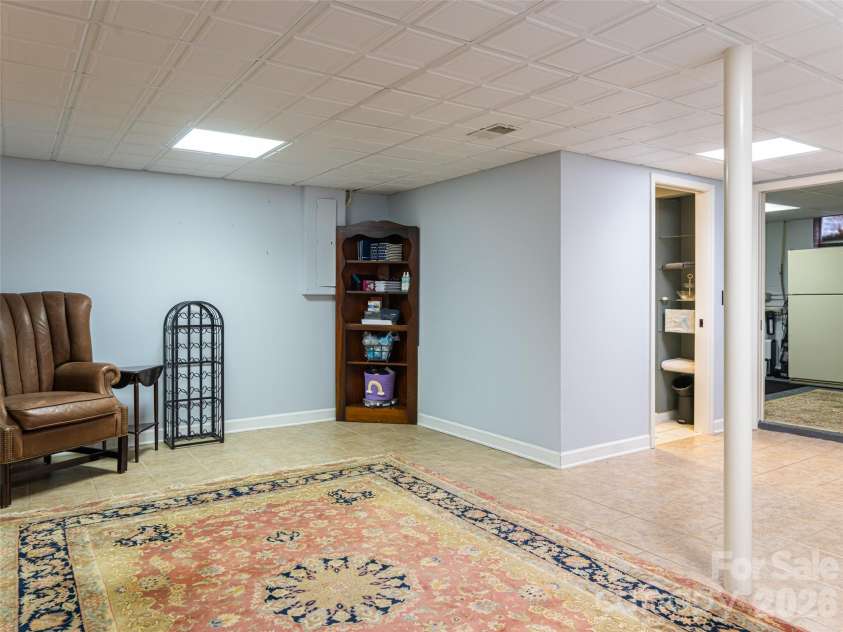 29 Longue Vue Lane, Canton, NC 28716.  MLS# CAR4351338, YatesRealty ID 25874. 