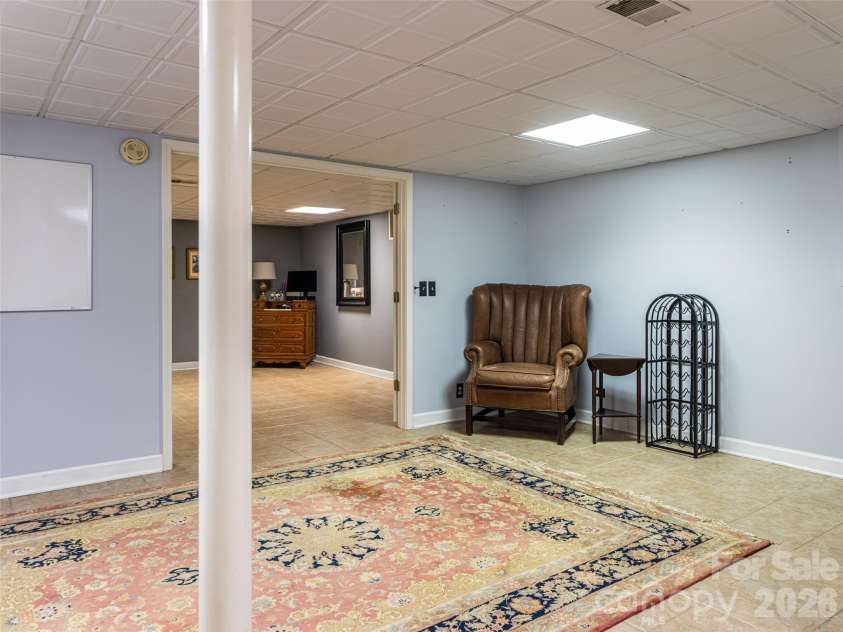 29 Longue Vue Lane, Canton, NC 28716.  MLS# CAR4351338, YatesRealty ID 25874. 