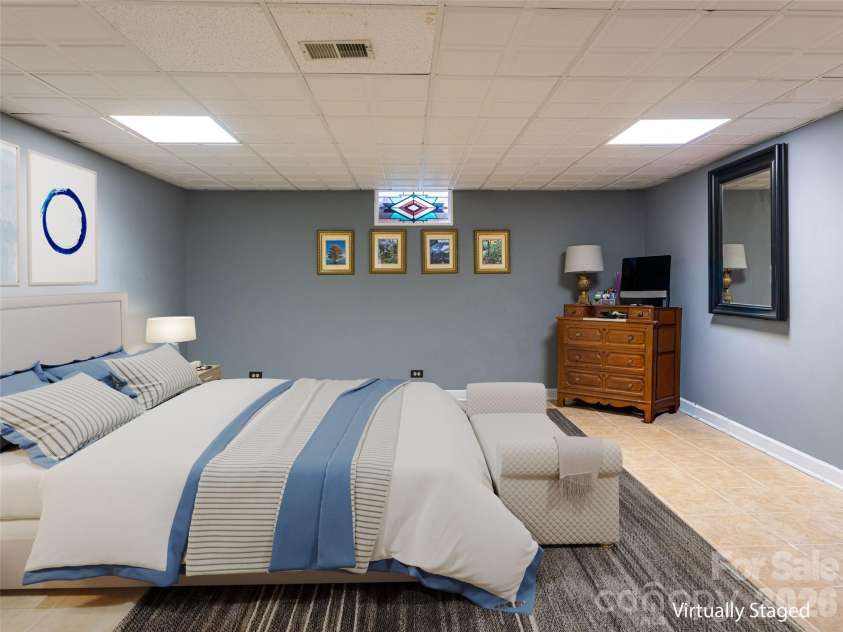 29 Longue Vue Lane, Canton, NC 28716.  MLS# CAR4351338, YatesRealty ID 25874. 