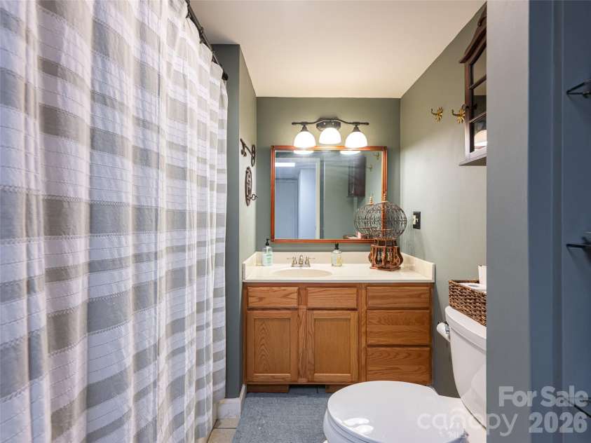 29 Longue Vue Lane, Canton, NC 28716.  MLS# CAR4351338, YatesRealty ID 25874. 