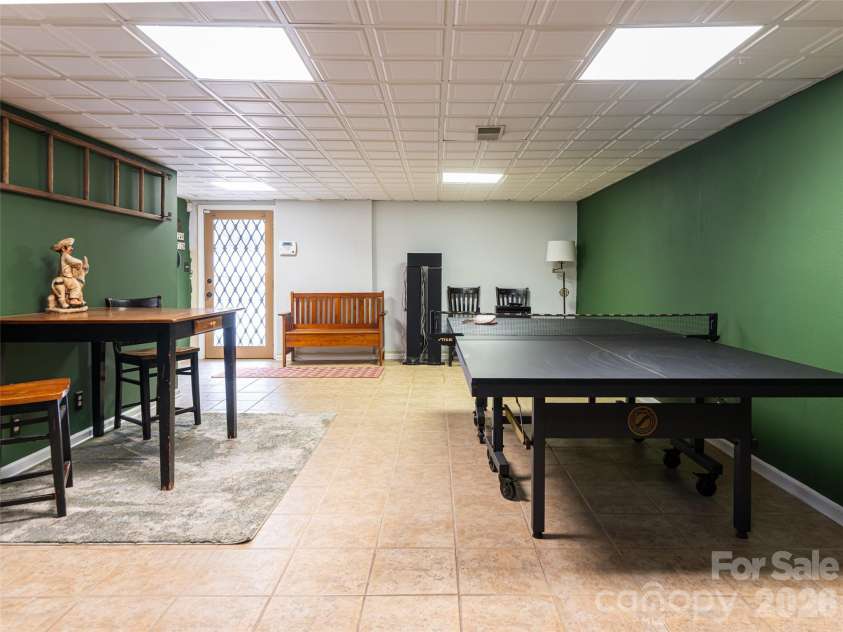 29 Longue Vue Lane, Canton, NC 28716.  MLS# CAR4351338, YatesRealty ID 25874. 