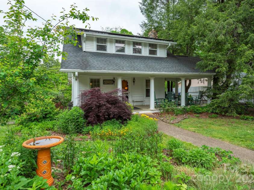108 Connally Street, Black Mountain, NC 28711.  MLS# CAR4263384, YatesRealty ID 25876. 