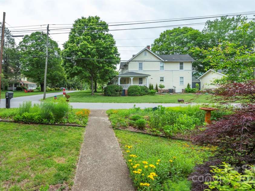 108 Connally Street, Black Mountain, NC 28711.  MLS# CAR4263384, YatesRealty ID 25876. 