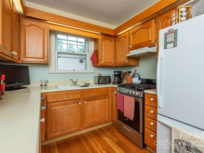 108 Connally Street, Black Mountain, NC 28711.  MLS# CAR4263384, YatesRealty ID 25876. 
