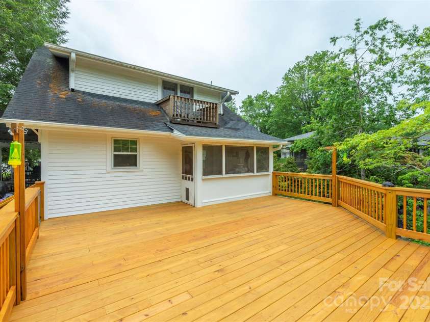 108 Connally Street, Black Mountain, NC 28711.  MLS# CAR4263384, YatesRealty ID 25876. 