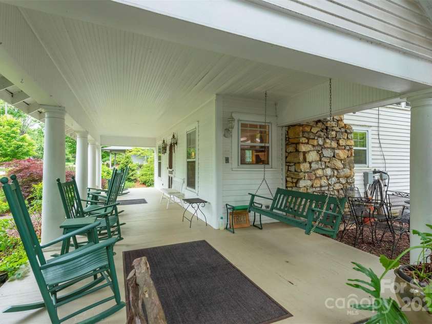 108 Connally Street, Black Mountain, NC 28711.  MLS# CAR4263384, YatesRealty ID 25876. 