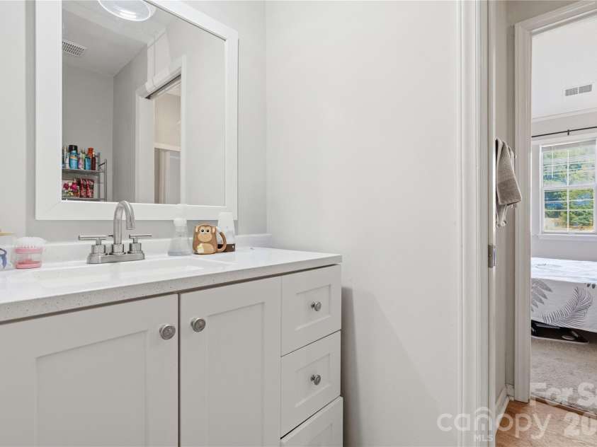 5227 Amity Springs Drive, Charlotte, NC 28212.  MLS# CAR4384877, YatesRealty ID 25878. 