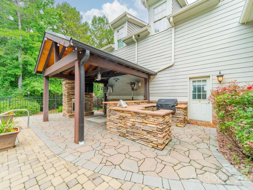 9202 Arlington Hills Drive, Mint Hill, NC 28227.  MLS# CAR4262986, YatesRealty ID 25878. Outdoor bar & grill