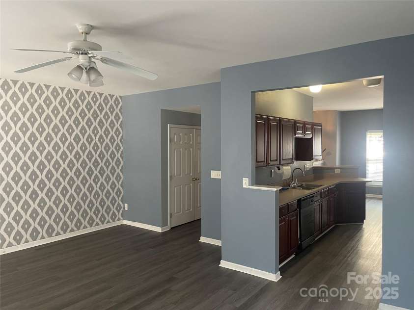 7125 Flying Scotsman Drive, Charlotte, NC 28213.  MLS# CAR4277499, YatesRealty ID 25879. 