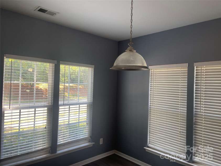 7125 Flying Scotsman Drive, Charlotte, NC 28213.  MLS# CAR4277499, YatesRealty ID 25879. 