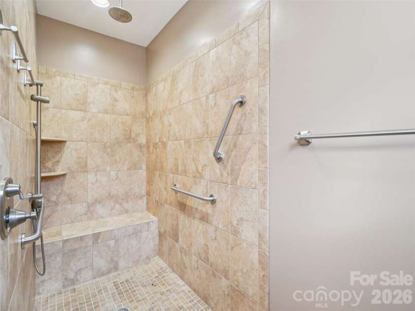 959 Silverglen Way, Hendersonville, NC 28792.  MLS# CAR4326681, YatesRealty ID 2588. 