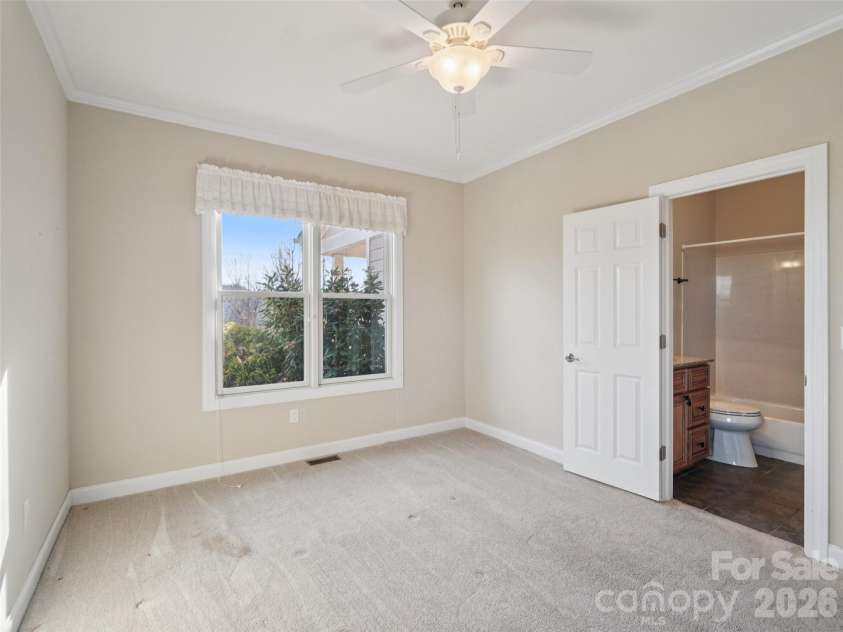 959 Silverglen Way, Hendersonville, NC 28792.  MLS# CAR4326681, YatesRealty ID 2588. 