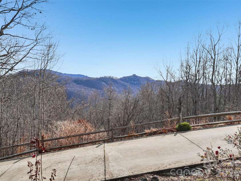 959 Silverglen Way, Hendersonville, NC 28792.  MLS# CAR4326681, YatesRealty ID 2588. 